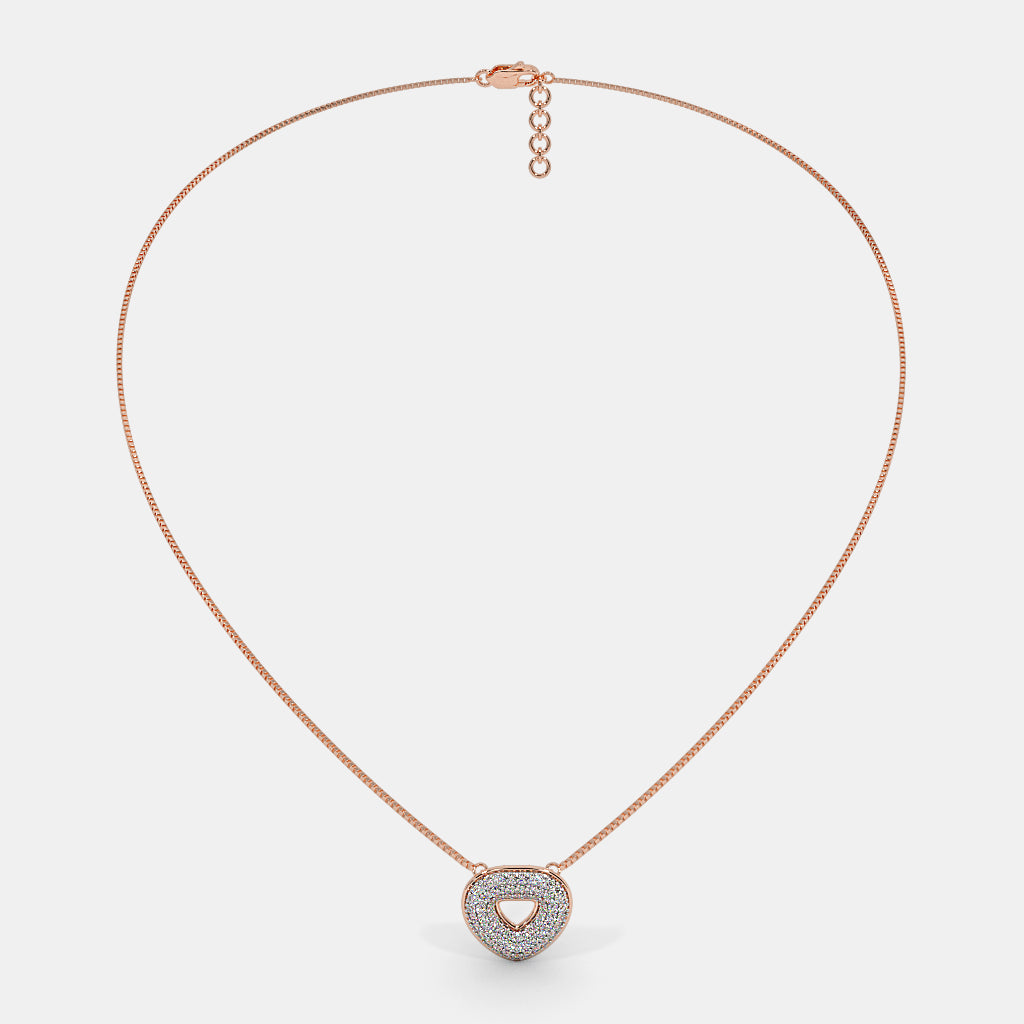 The Tre Estremita Pendant Necklace