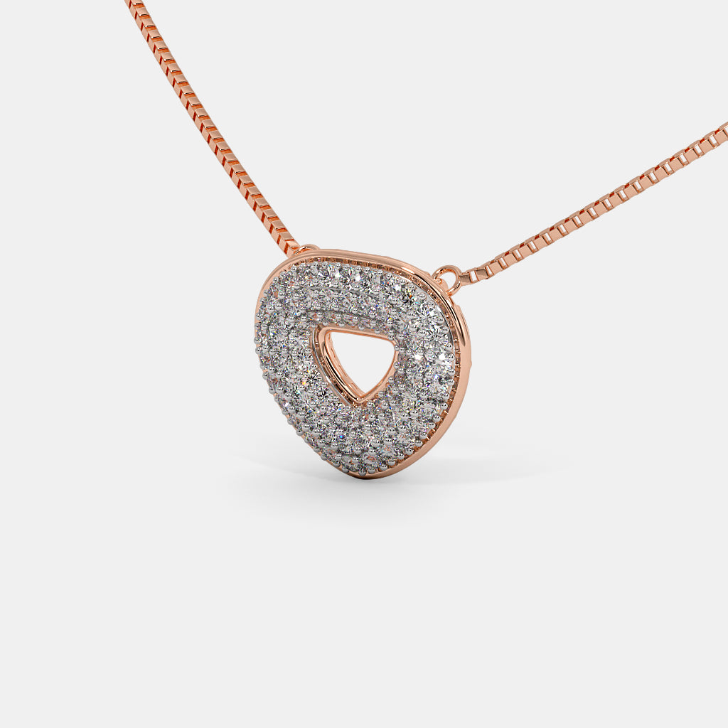 The Tre Estremita Pendant Necklace