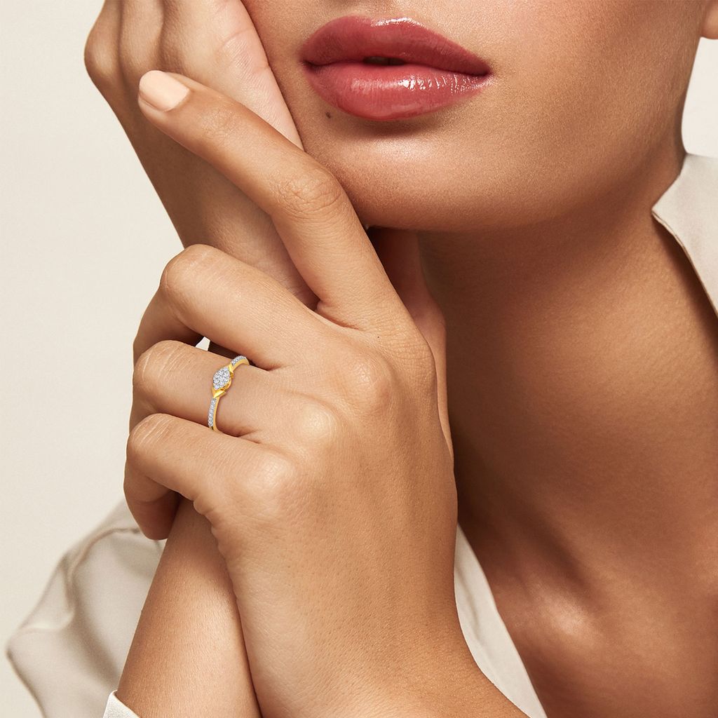 Leafy Leisure Diamond Rings