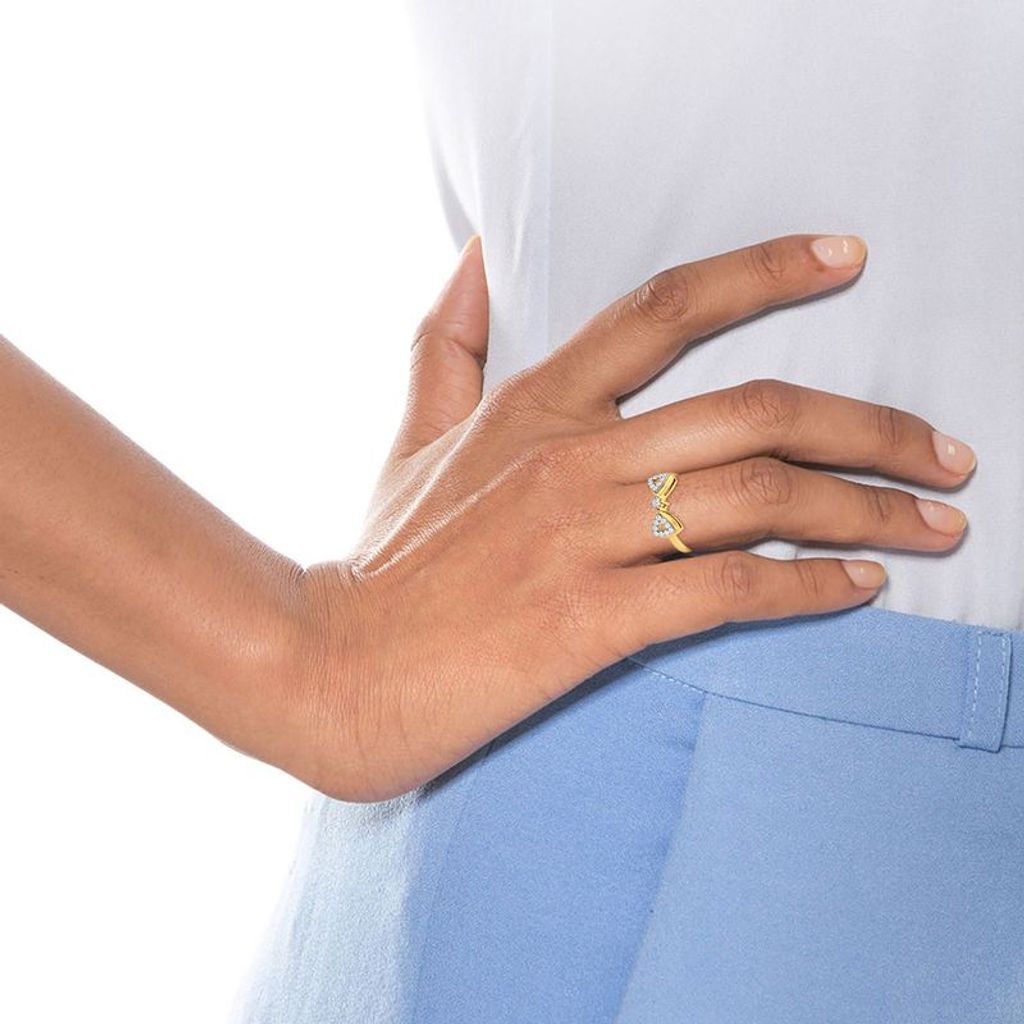 Cutsy Curtsy Diamond Rings