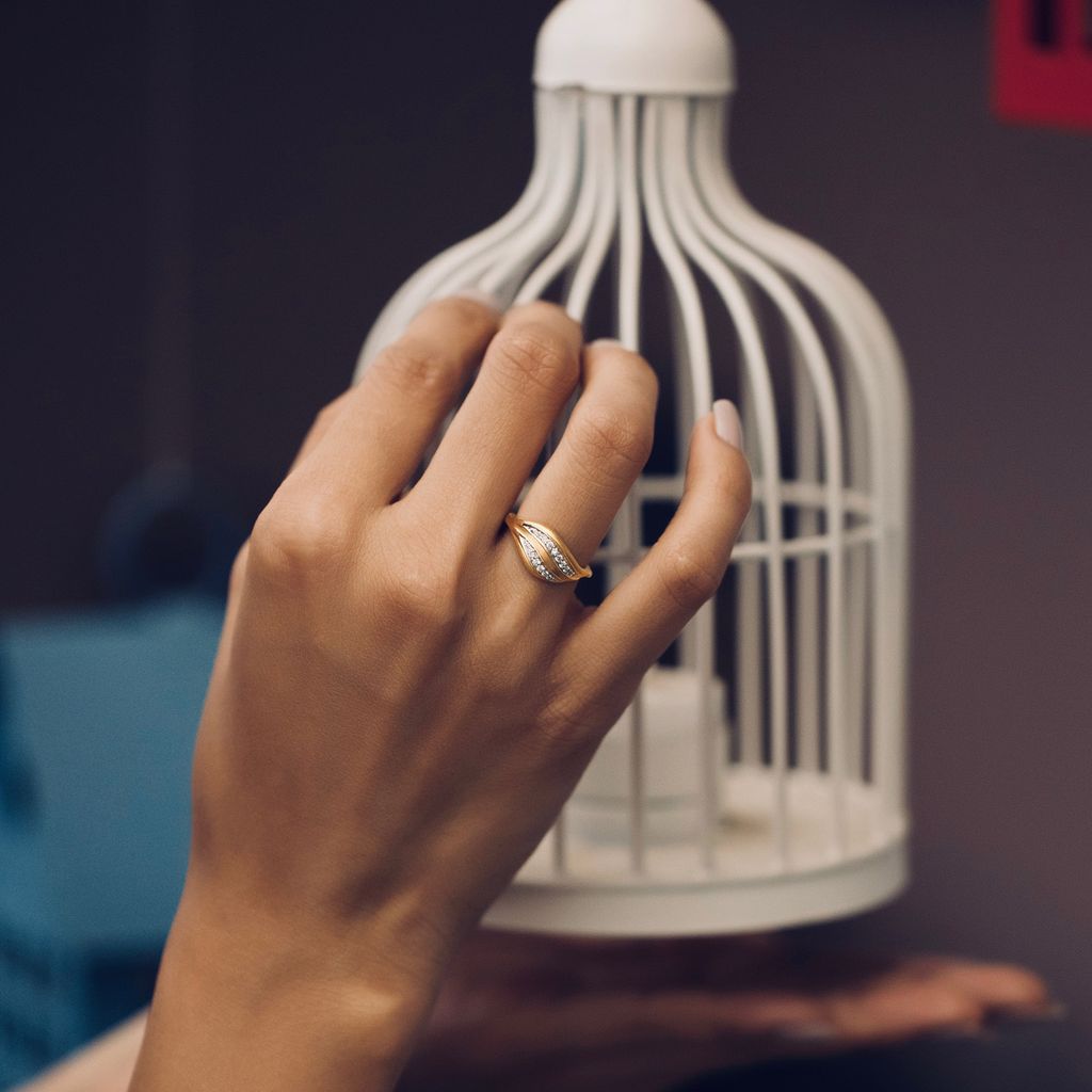 Golden Feather Diamond Rings