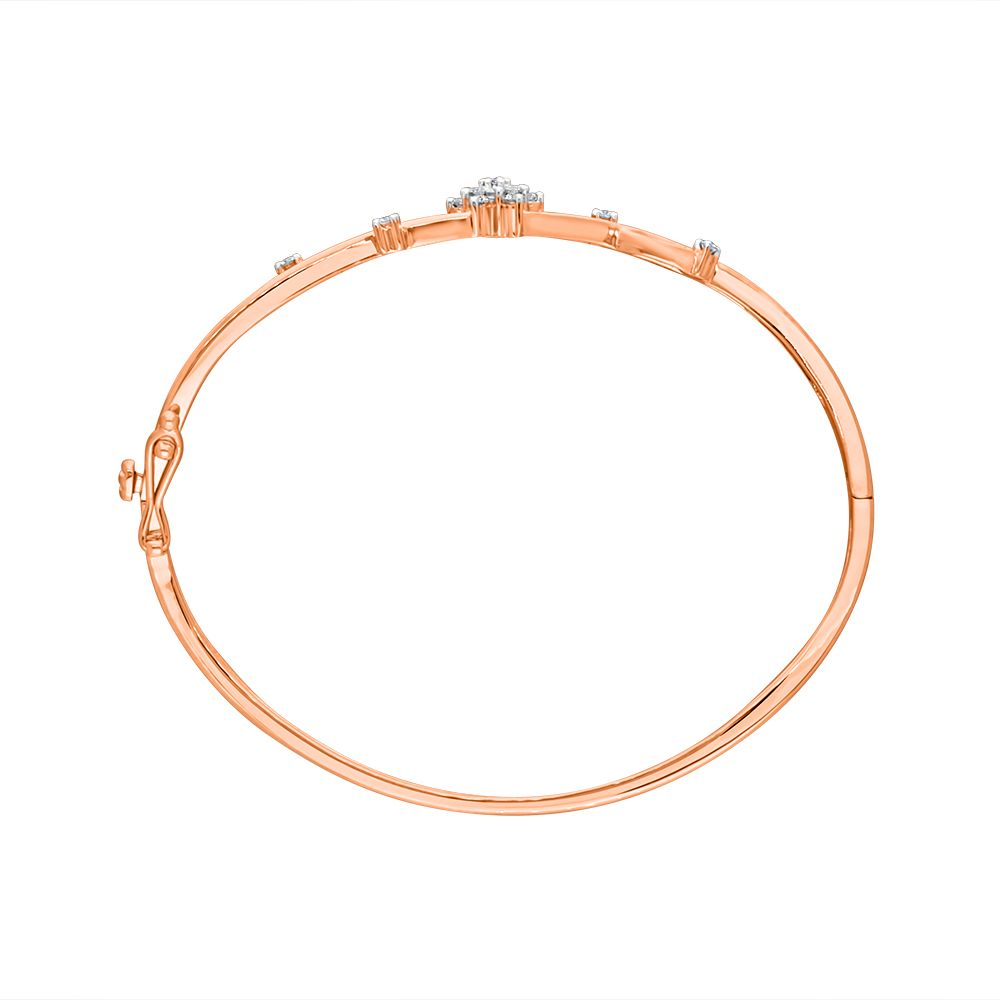 Appealing Floral Design Diamond Bracelet