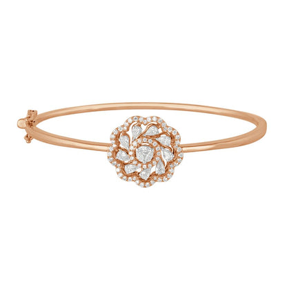 Charming Bracelet Studded with Diamonds