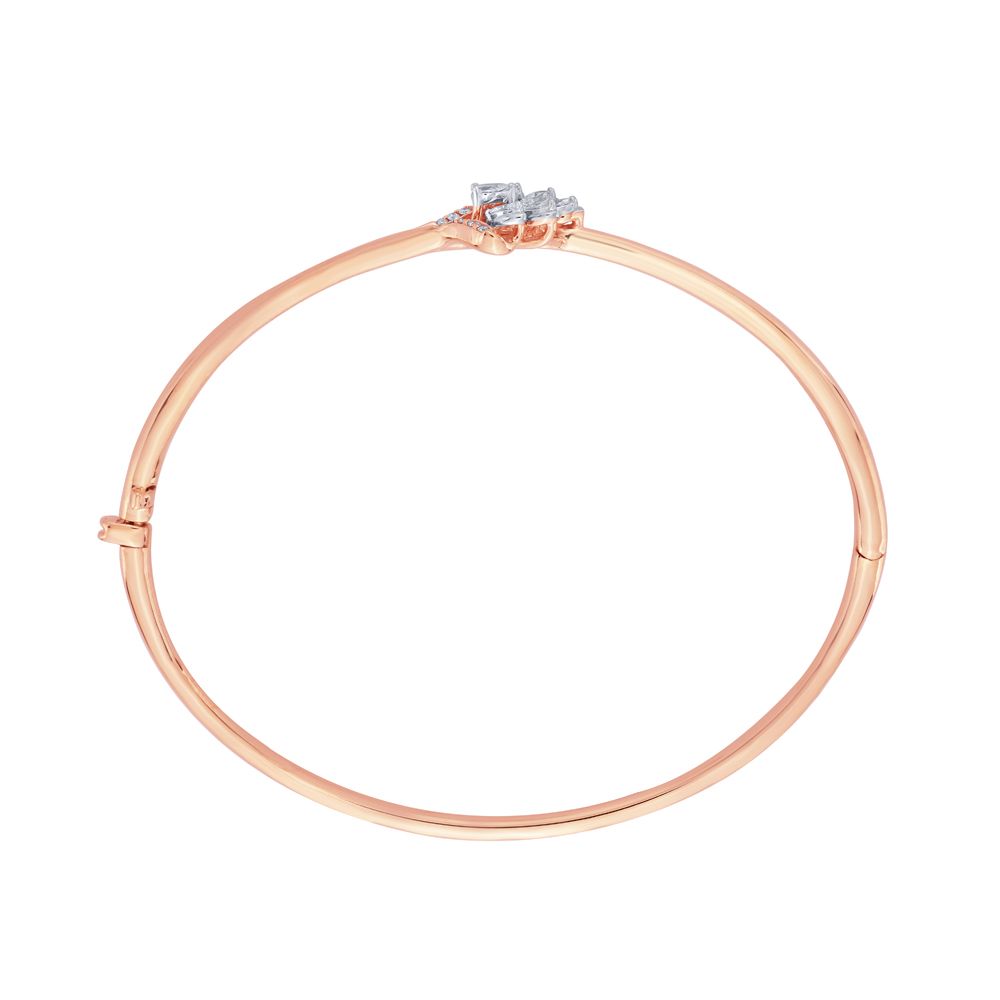 Gleaming Gold and Diamond Bracelet